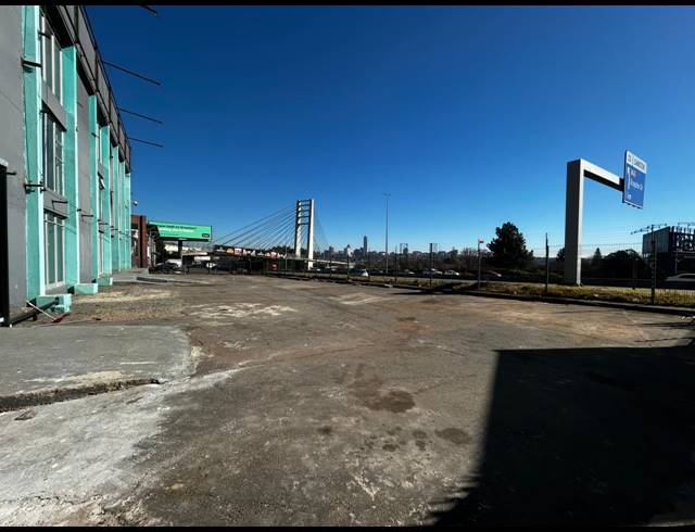 1,900M² WAREHOUSE TO LET IN WYNBERG